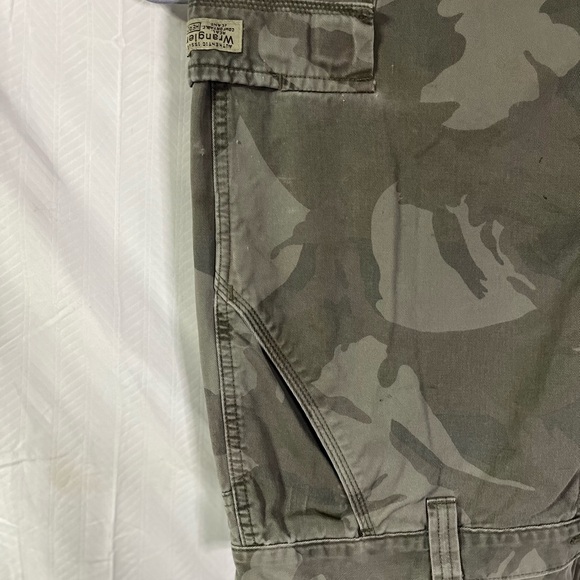 Men’s Wrangler Camouflage Cargo Pants. Size 40 - Picture 4 of 7